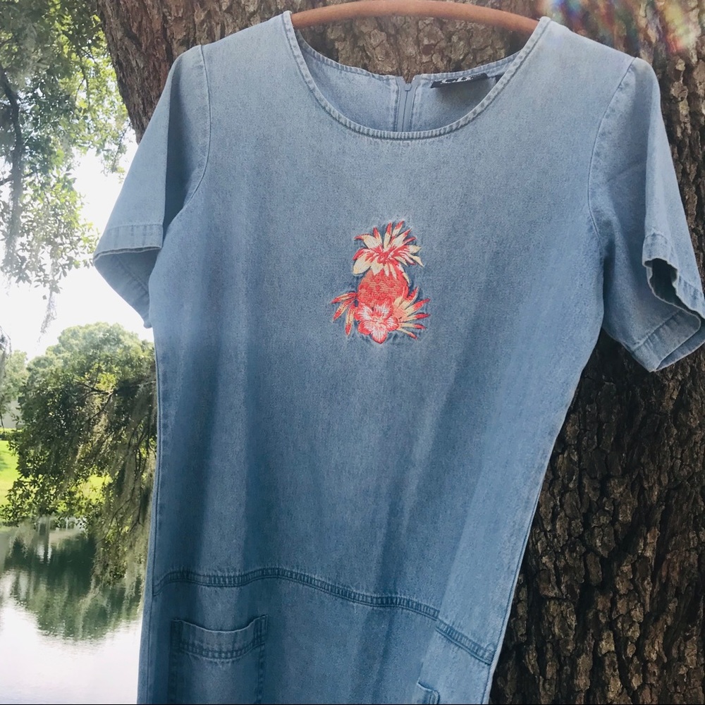 vtg retro 90s embroidered pineapple denim dress - Picture 5 of 8